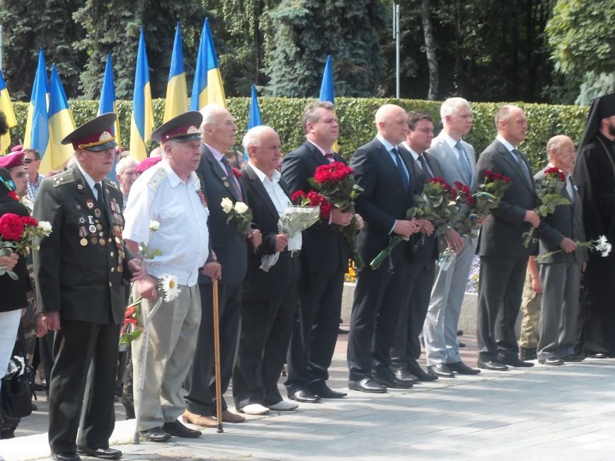 В Полтаві вшанували жертв війни в Україні. Фото (фото) - фото 3