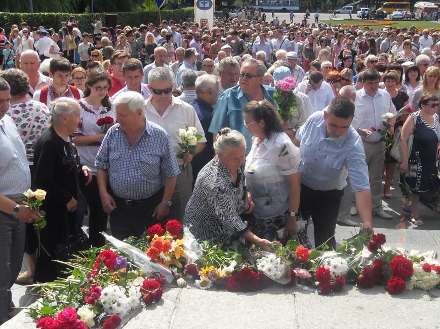 В Полтаві вшанували жертв війни в Україні. Фото (фото) - фото 14