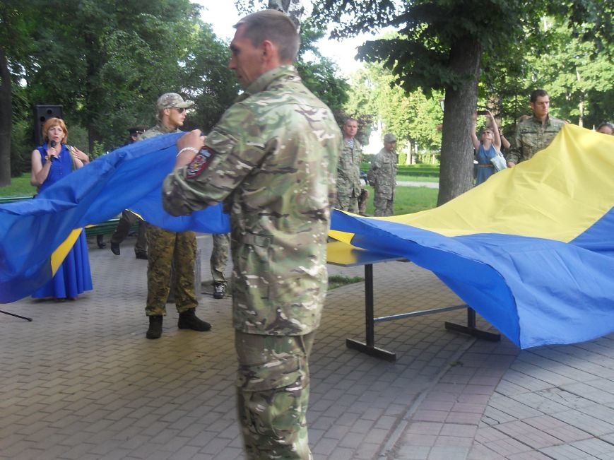 Полтавських волонтерів поєднав «Ланцюг єднання» (фото) - фото 2