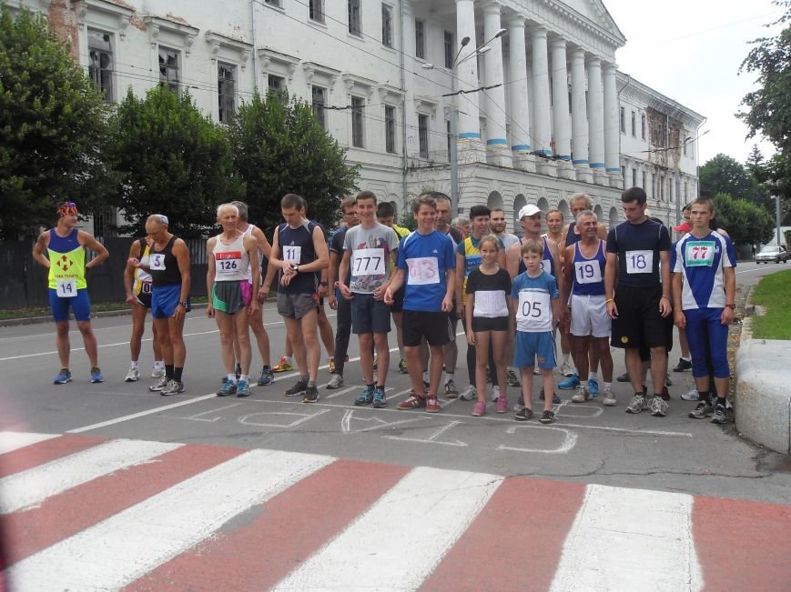 Полтавці провели масштабний забіг до річниці Полтавської битви та Дня Конституції (фото) - фото 3