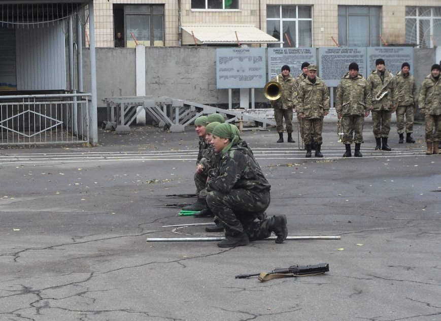 Щоб дівчата тримали квіти, чоловіки мають тримати зброю: сотня полтавців поповнила ряди ЗСУ та нацгвардії (ФОТО) (фото) - фото 4