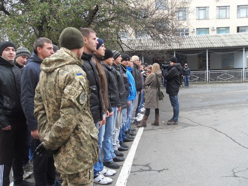 Щоб дівчата тримали квіти, чоловіки мають тримати зброю: сотня полтавців поповнила ряди ЗСУ та нацгвардії (ФОТО) (фото) - фото 2