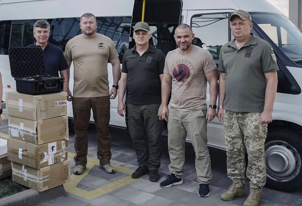 Військовим із Полтавщини передали одне авто та п'ять квадрокоптерів
