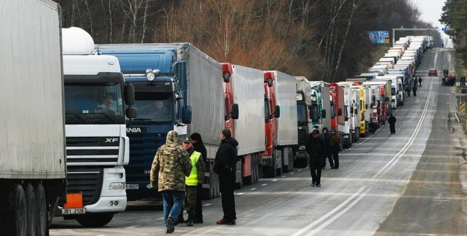 Блокада українських перевізників у Польщі негативно вплинула на економіку Полтавщини