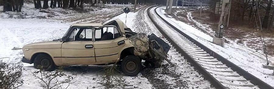 «Заглох двигун на коліях»: на Полтавщині потяг врізався у легковик