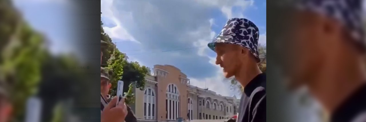 У поліції порушили кримінальну справу за хуліганство на Романа Заволоку, який обматюкав і плюнув на українського військового