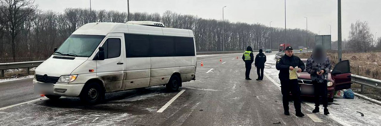 У ДТП на Полтавщині жінка потрапила під колеса мікроавтобуса