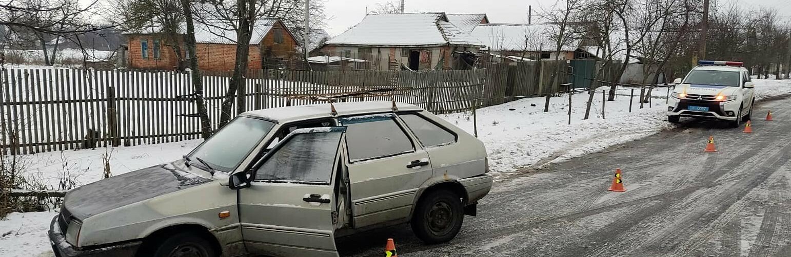 На Полтавщині легковик ВАЗ збив літнього пішохода: його забрали до лікарні