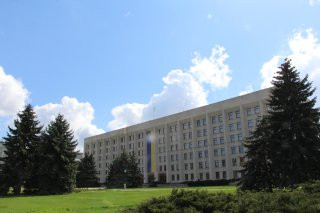 У деяких областях України пройдуть дощі, а в Полтаві – легкі хмаринки
