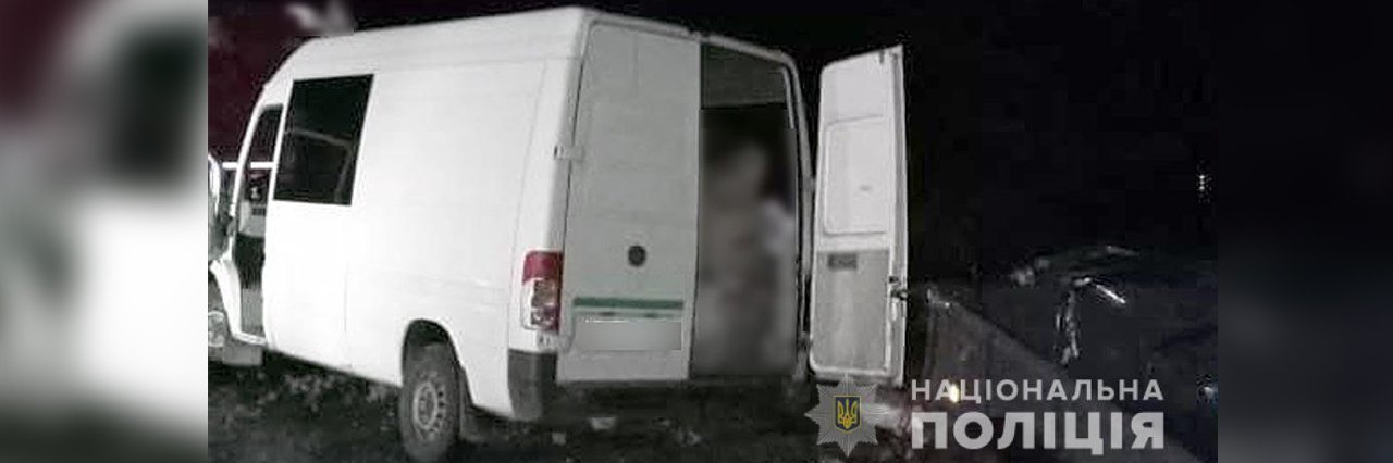 У ДТП на Полтавщині перекинувся мікроавтобус: постраждали троє людей