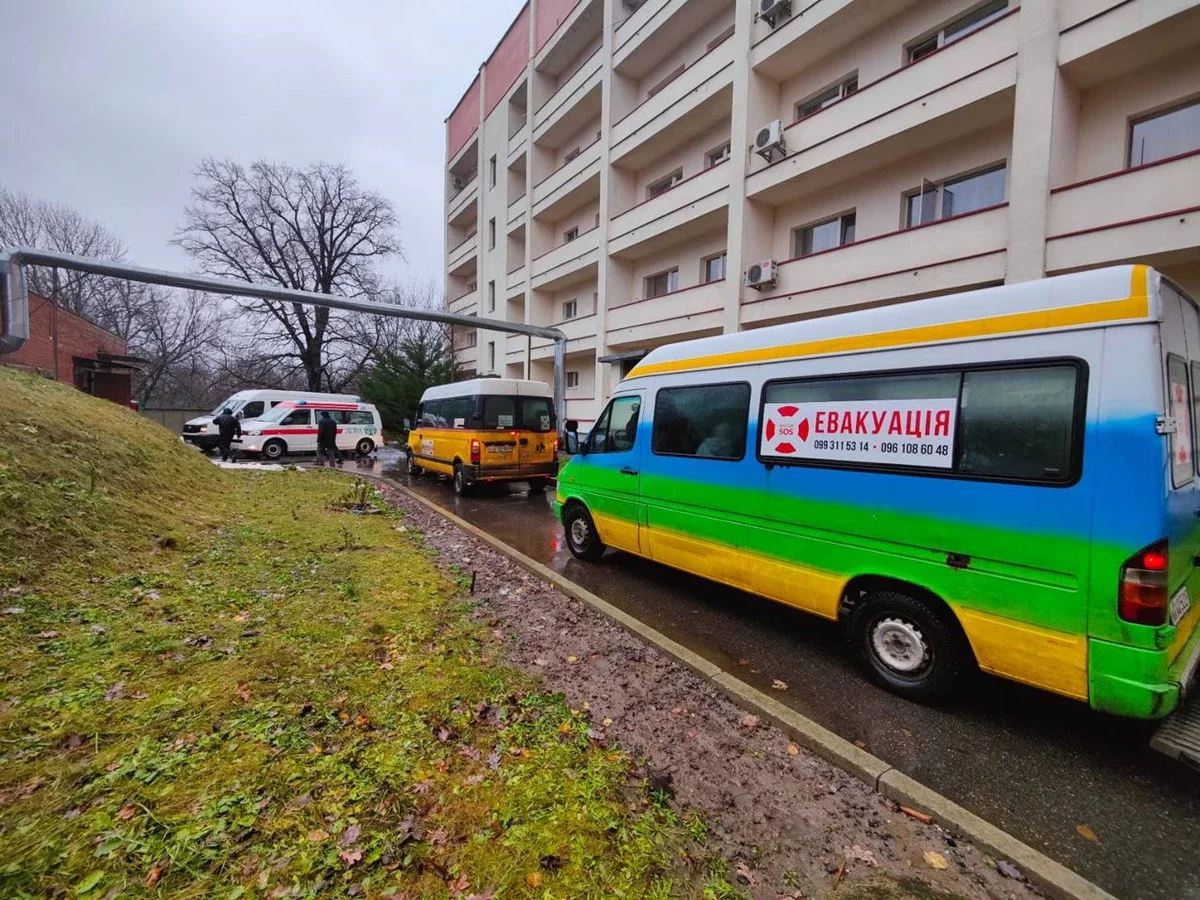 На Полтавщину евакуювали 20 людей похилого віку з небезпечних регіонів