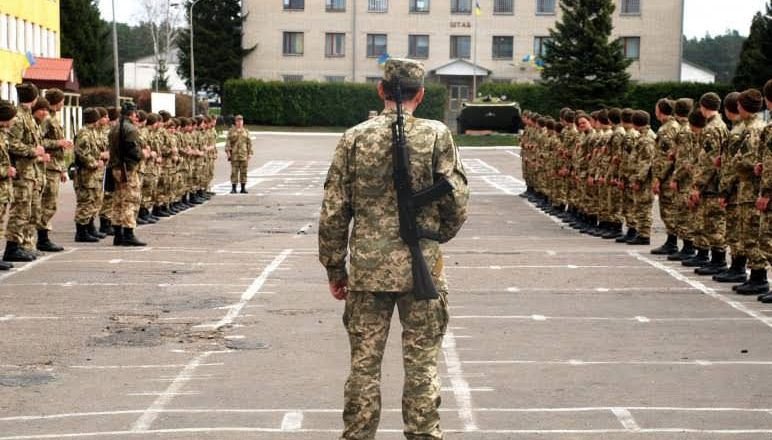 Медики пояснили, через які хвороби хребта мобілізованого можуть визнати непридатним до служби