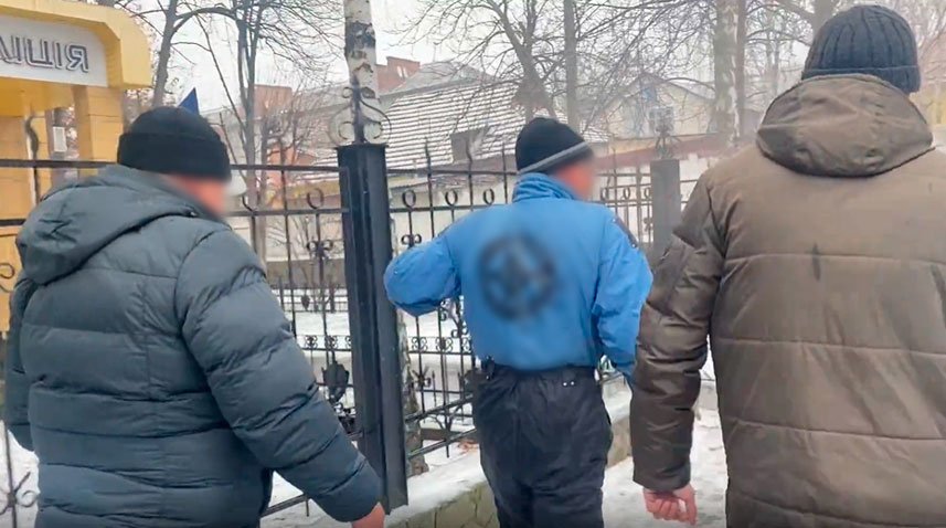 У місті на Полтавщині поліцейські затримали 49-річного чоловіка, якого підозрюють у вбивстві