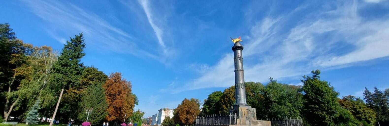 У неділю в Полтаві буде тепло та сухо, а в Західних областях очікуються зливи