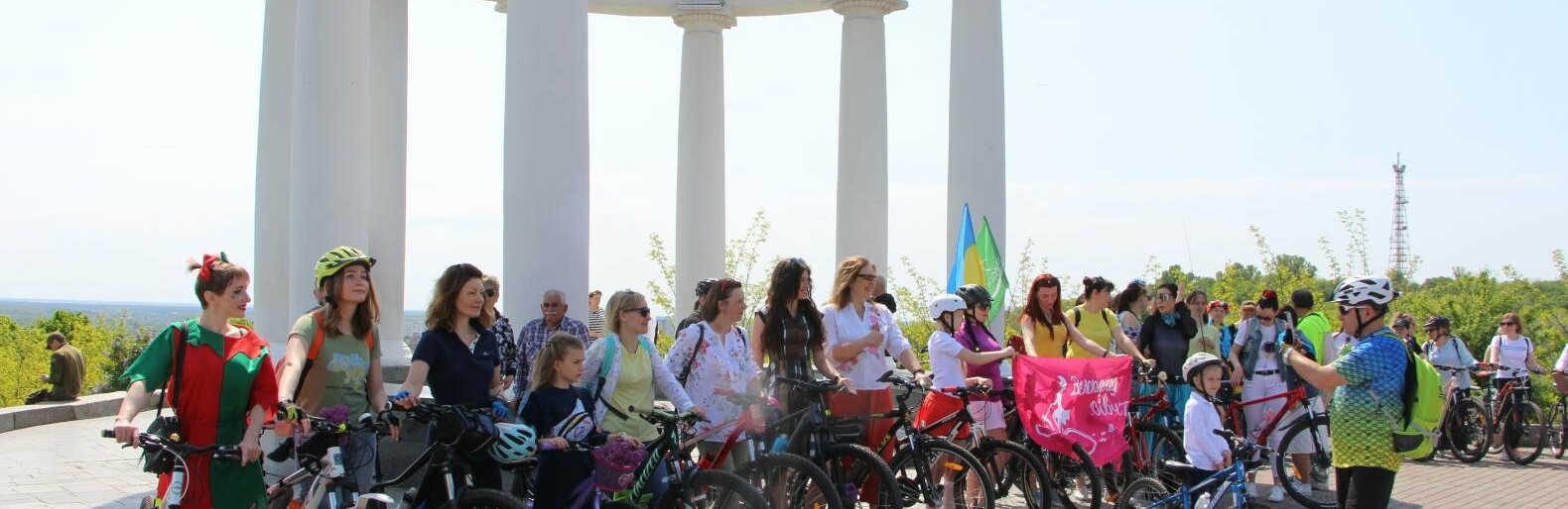 У Полтаві понад 40 велосипедисток взяли участь у жіночому велопробігу (ФОТО)