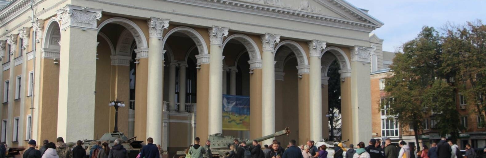  В Полтаві відкрили виставку розтрощеної техніки окупантів. Генеральний спонсор дійства – Збройні сили України