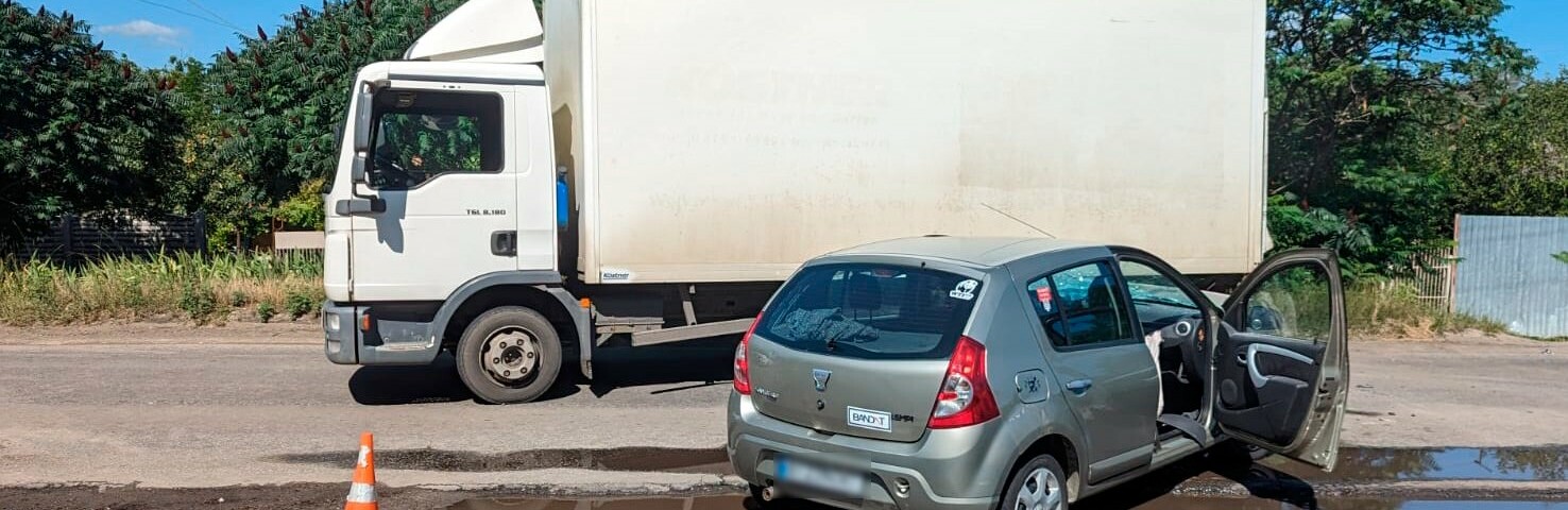 У Полтаві вантажівка «MAN» розтрощила автомобіль «DACIA»: постраждав 24-річний водій легковика