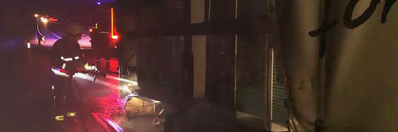 Згоріли шість коліс та вантаж – на Полтавщині рятувальники загасили фуру, яка загорілася на дорозі