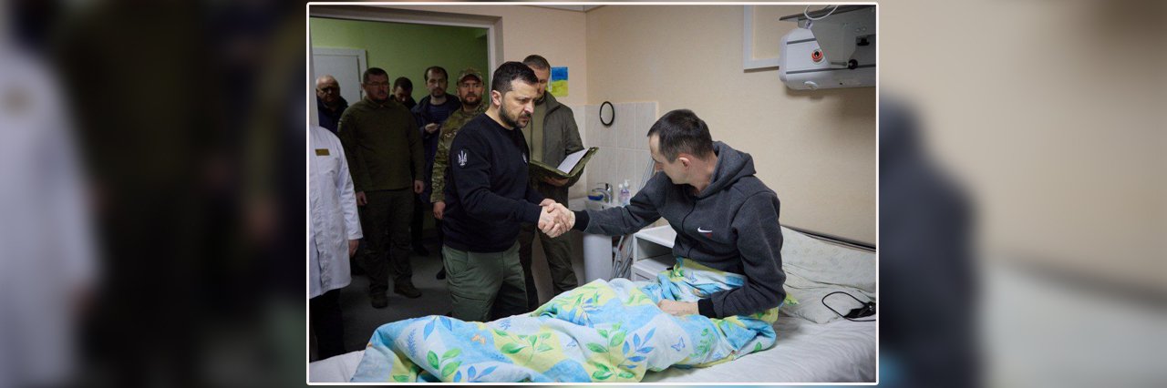 У Полтаві вперше з початку повномасштабного вторгнення побував Президент України Володимир Зеленський: зустрівся із пораненими та подякував медикам за врятовані життя
