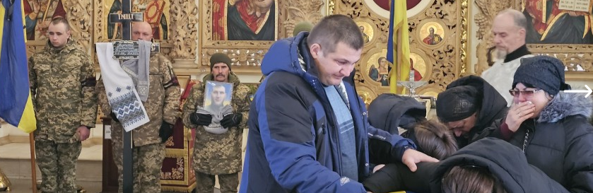 Полтавці провели в останню путь 28-річного снайпера, який до війни працював автомеханіком