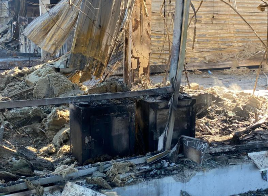 З-під завалів «Амстору» зникли сейфи із золотом та готівкою