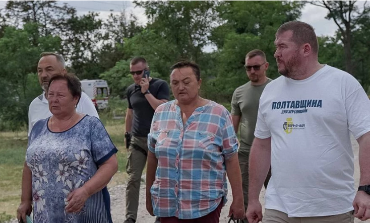 Бригади з Полтавщини допомагають відбудовувати два селища на Херсонщині