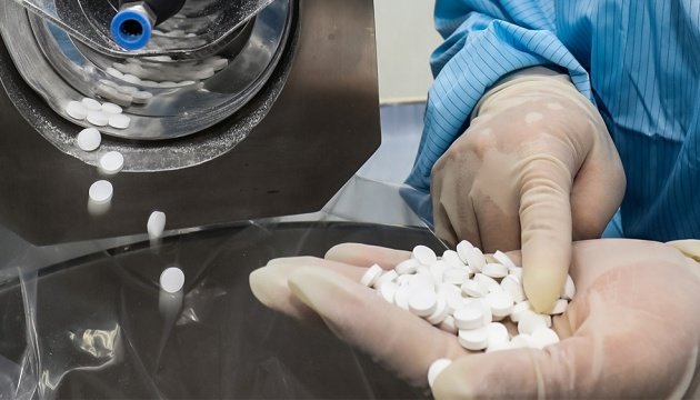 Українська фармацевтична компанія «Дарниця» отримала право виробляти препарат для лікування COVID-19