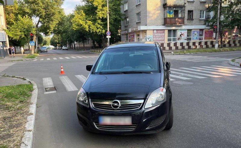 У Кременчуці на Полтавщині госпіталізували двох пішоходів, яких збив легковик