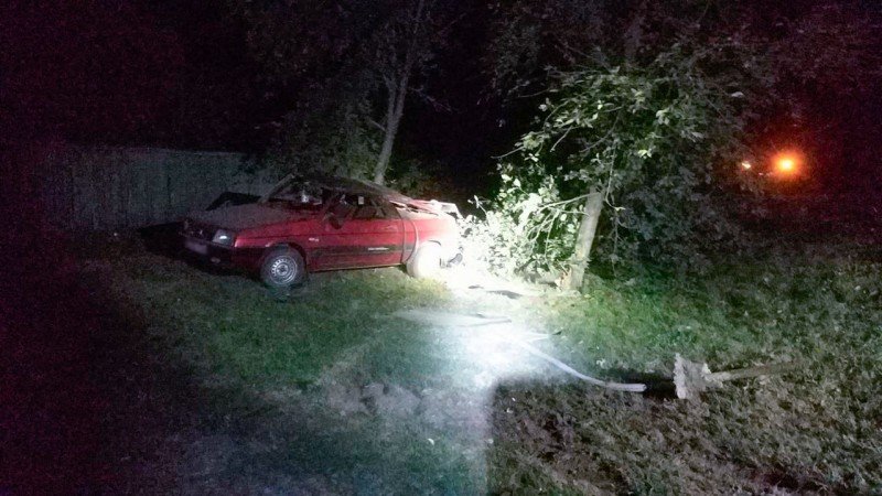 На Полтавщини п’яний 19-річний водій з’їхав у кювет, через що постраждали троє людей