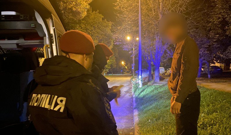 Минулої доби правоохоронці перевірили майже 1700 людей на предмет співпраці з ворогом