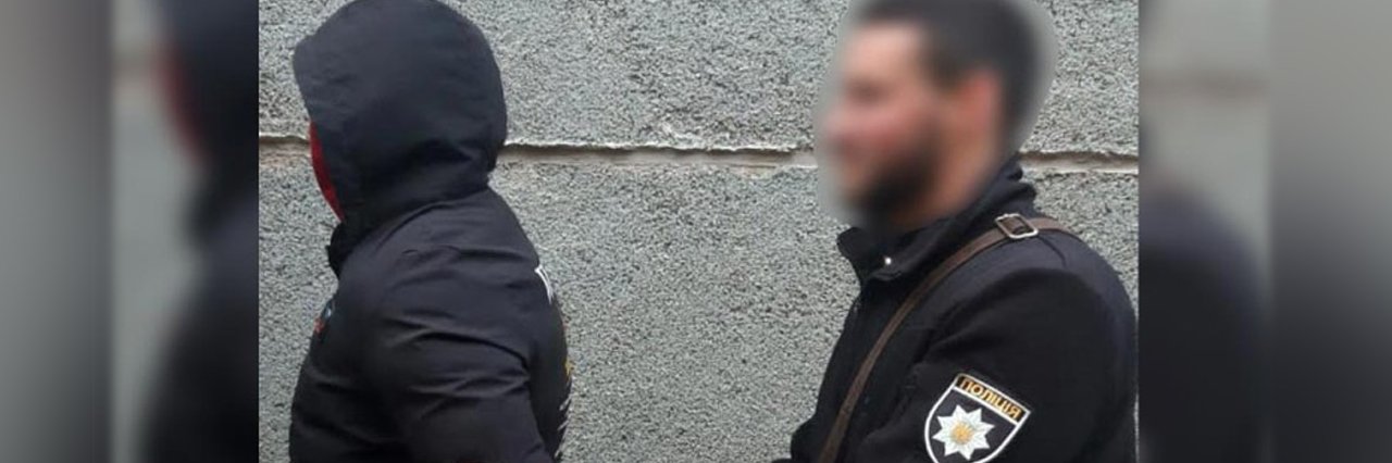 У Полтаві поліцейські оперативно затримали 29-річного молодика, який на Великотирнівській пограбував чоловіка