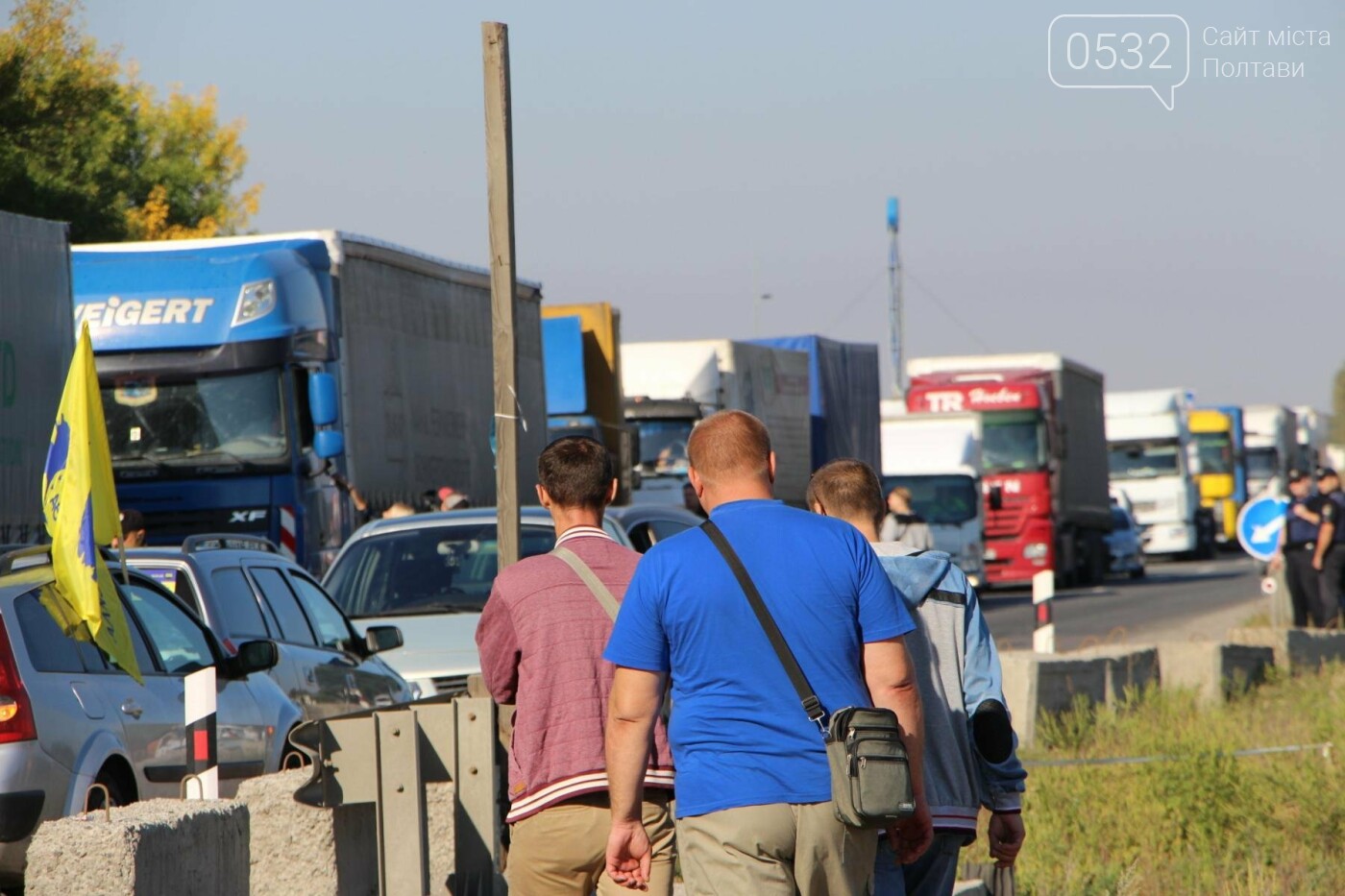 У Полтаві водії "євроблях" перекрили трасу Київ-Харків (ФОТ..., фото-9 У Полтаві водії "євроблях" перекрили трасу Київ-Харків (ФОТО, ВІДЕО), фото-9