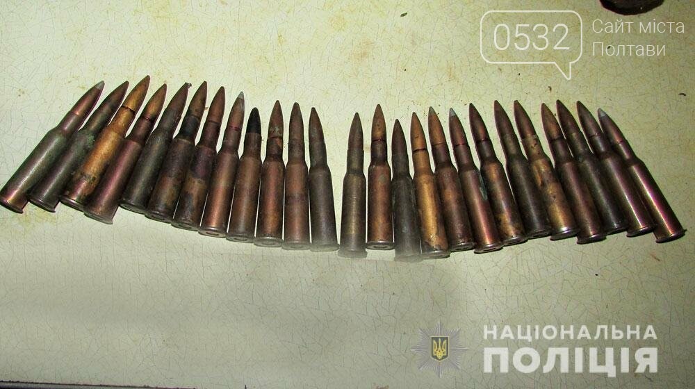 На Полтавщині двоє чоловіків із ножами напали на поліцейськ..., фото-2 На Полтавщині двоє чоловіків із ножами напали на поліцейських. Довелося стріляти, фото-2
