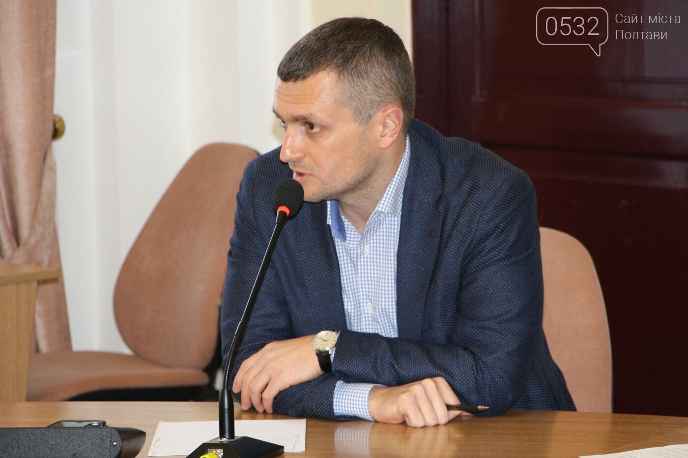 Жителі Полтави виносять до контейнерів старі унітази, диван..., фото-1 Жителі Полтави виносять до контейнерів старі унітази, дивани та шафи (ВІДЕО), фото-1
