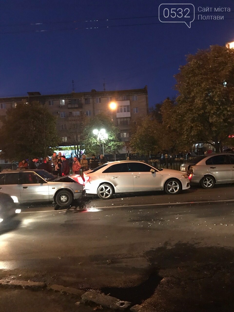 У Полтаві перед зупинкою Зигіна сталося масове ДТП (ФОТО), фото-2 У Полтаві перед зупинкою Зигіна сталося масове ДТП (ФОТО), фото-2