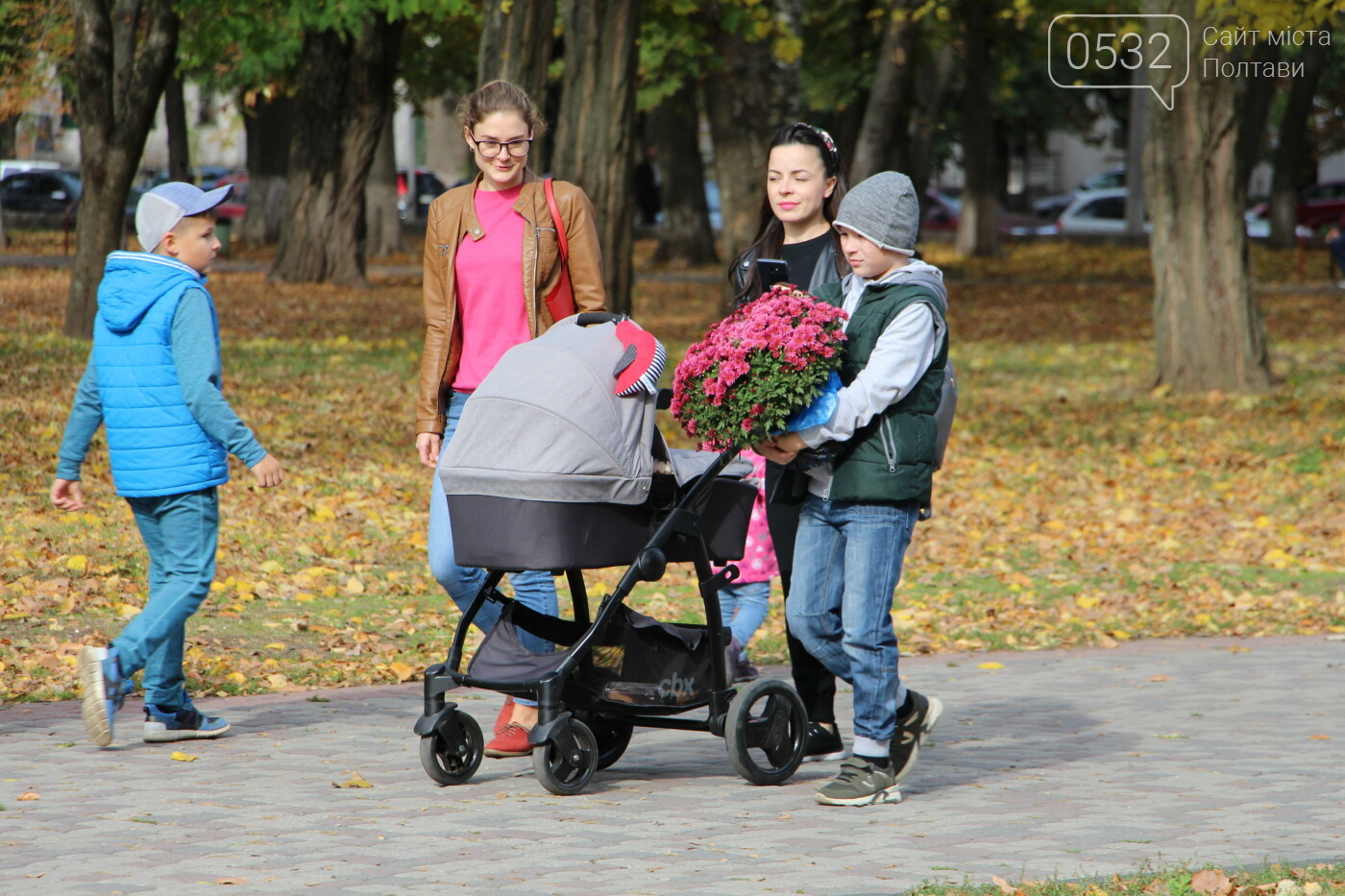 У Полтаві десятки містян принесли квіти на фестиваль хриза..., фото-15 У Полтаві десятки містян принесли квіти на фестиваль хризантем (ФОТО, ВІДЕО), фото-15
