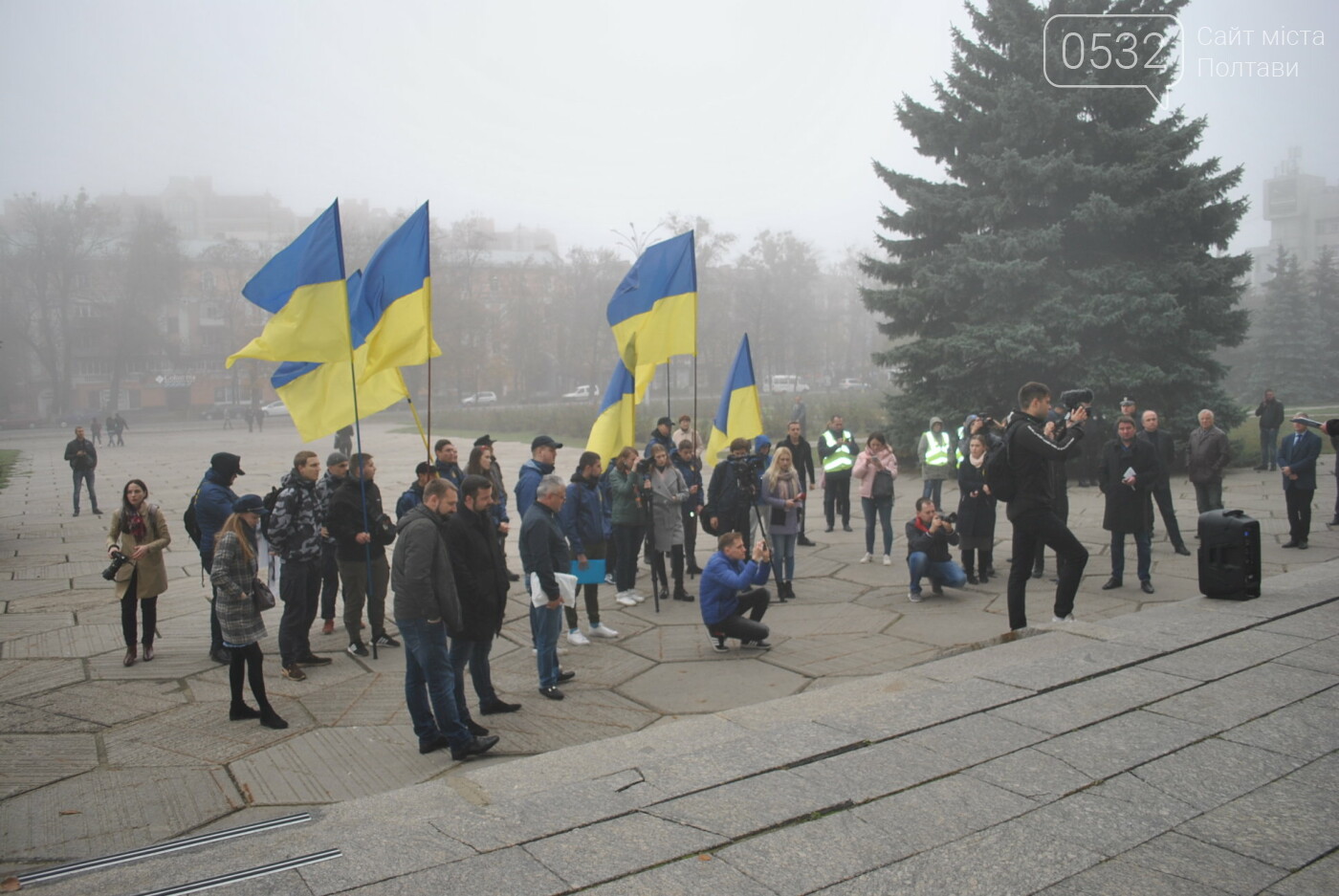 У Полтаві акція «Ні капітуляції!» зібрала більше журналісті..., фото-2 У Полтаві акція «Ні капітуляції!» зібрала більше журналістів, ніж протестувальників (ФОТО), фото-2