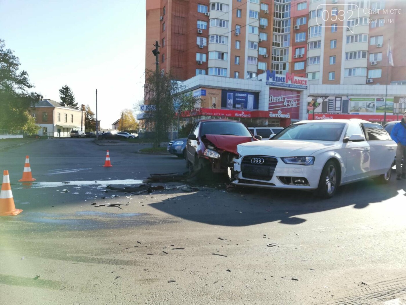 У Полтаві сталося ранкове ДТП на Кагамлика: зіткнулися Audi..., фото-2 У Полтаві сталося ранкове ДТП на Кагамлика: зіткнулися Audi та "Лада" (ФОТО), фото-2