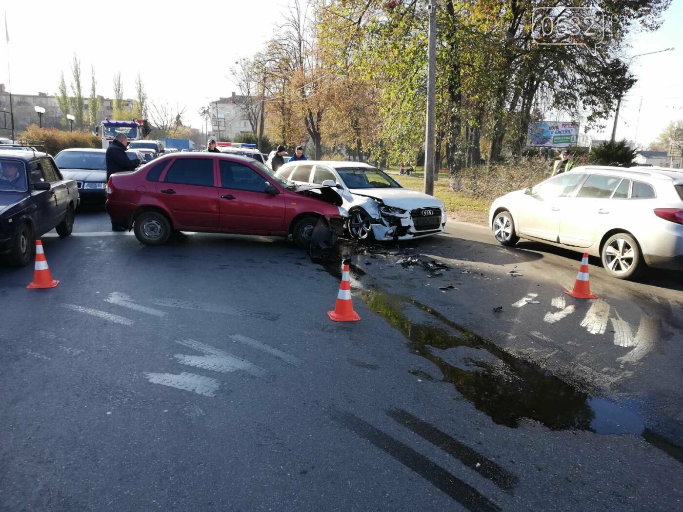 У Полтаві сталося ранкове ДТП на Кагамлика: зіткнулися Audi..., фото-4 У Полтаві сталося ранкове ДТП на Кагамлика: зіткнулися Audi та "Лада" (ФОТО), фото-4
