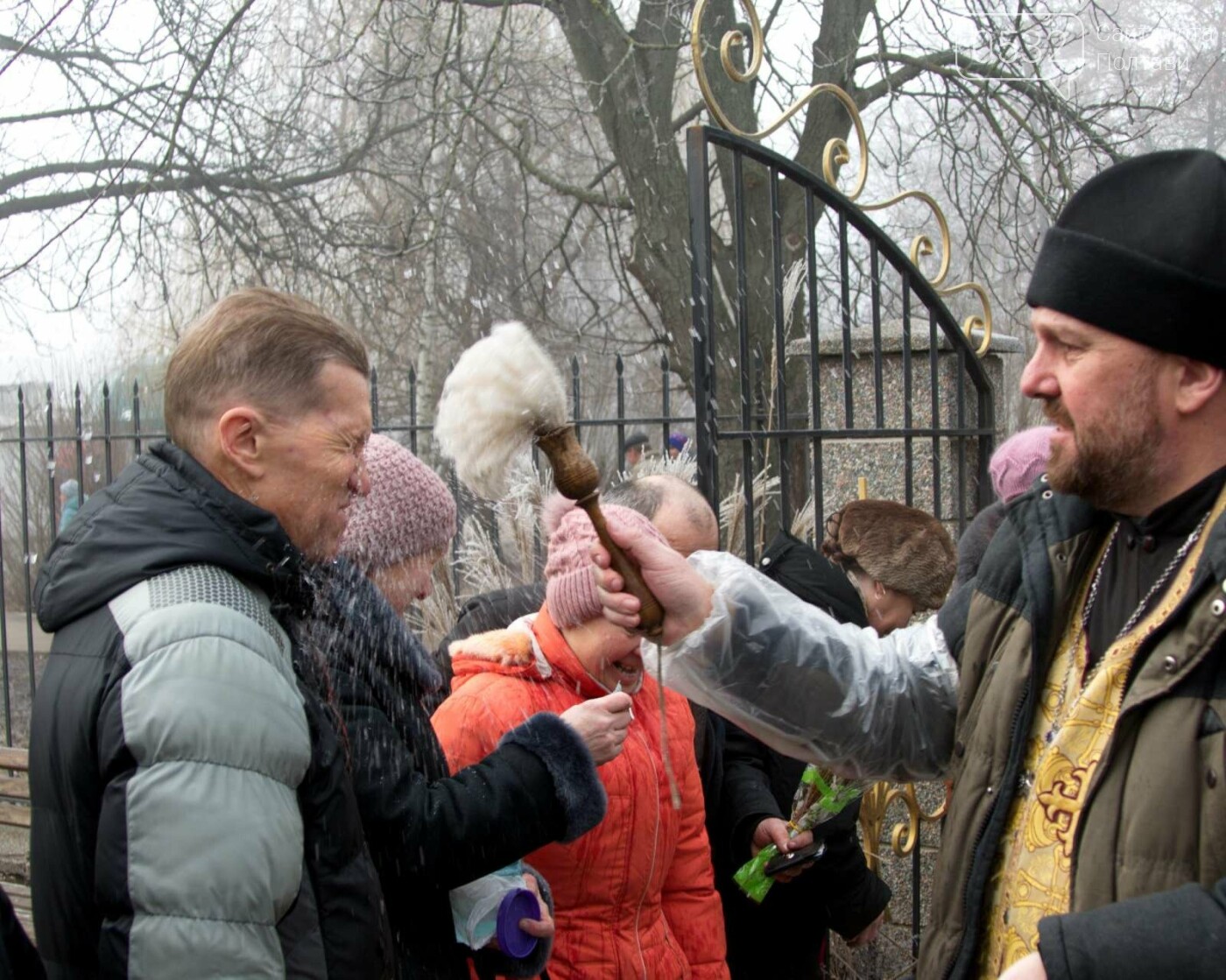 У Полтаві перед Водохрещем освятили воду у храмі (ФОТО, ВІ..., фото-12 У Полтаві перед Водохрещем освятили воду у храмі (ФОТО, ВІДЕО), фото-12