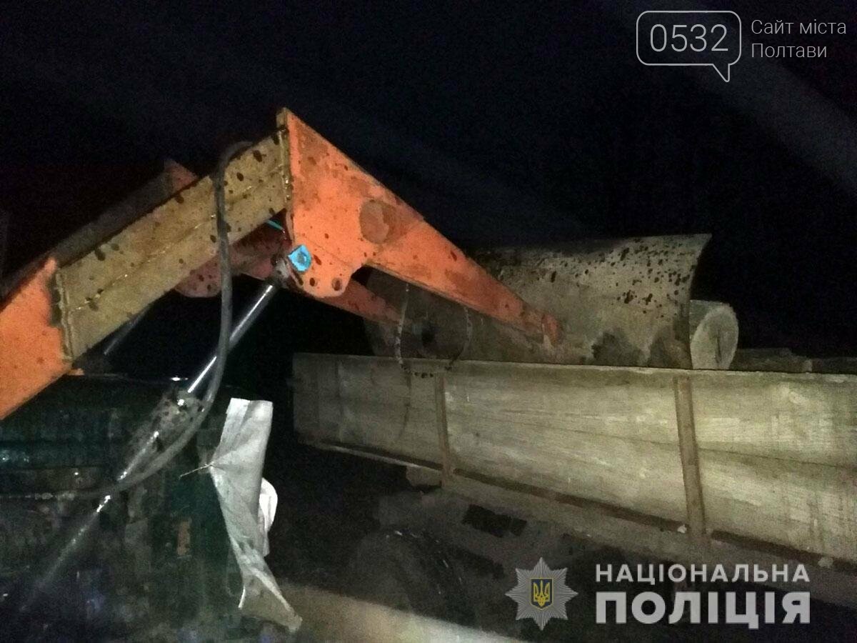 На Полтавщині поліція викрила чоловіка у незаконній порубці..., фото-2 На Полтавщині поліція викрила чоловіка у незаконній порубці дерев дубу, фото-2