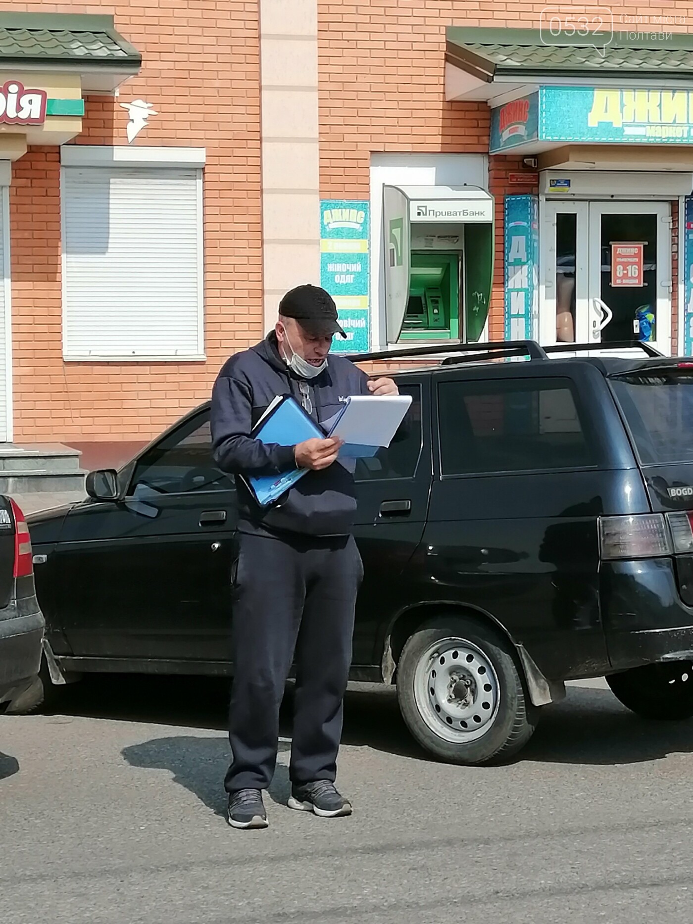 “Краще я помру від коронавірусу, ніж від голоду”, - підприє..., фото-2 “Краще я помру від коронавірусу, ніж від голоду”, - підприємці полтавського Речового ринку зібралися на акцію, щоб їм дозволили працювати , фото-2