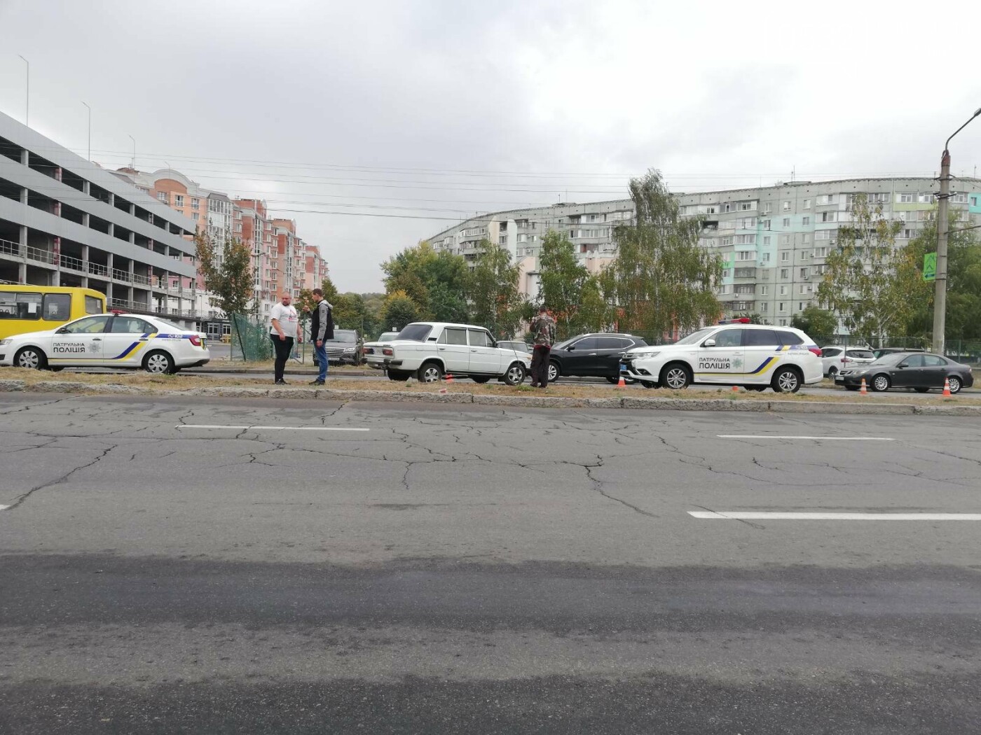 У Полтаві ВАЗ збив дівчину із велосипедом на пішохідному пе..., фото-6 У Полтаві ВАЗ збив дівчину із велосипедом на пішохідному переході (ФОТО), фото-6