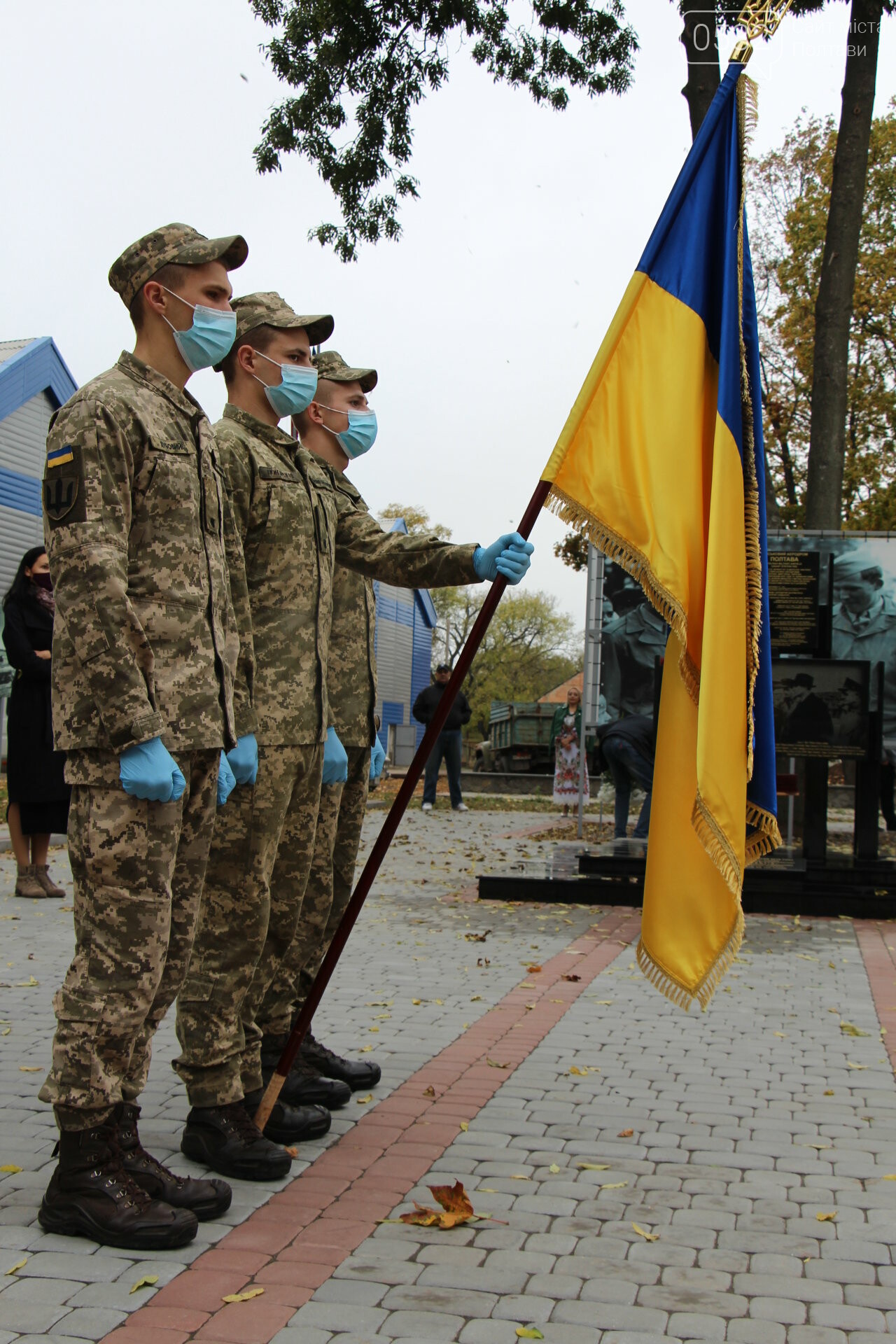 У Полтаві відкрили "Стіну пам'яті" загиблих за Україну вої..., фото-18 У Полтаві відкрили "Стіну пам'яті" загиблих за Україну воїнів (ФОТОРЕПОРТАЖ), фото-18