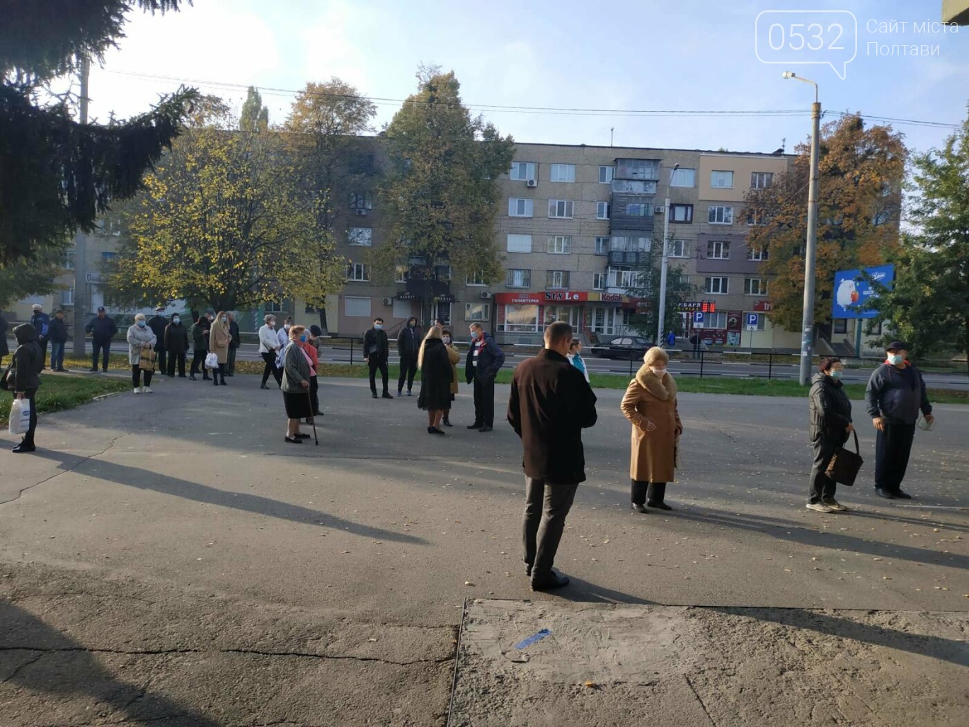 Як почалося волевиявлення у 19 полтавській школі, де розт..., фото-11 Як почалося волевиявлення у 19 полтавській школі, де розташовані аж дві дільниці (ФОТО), фото-11