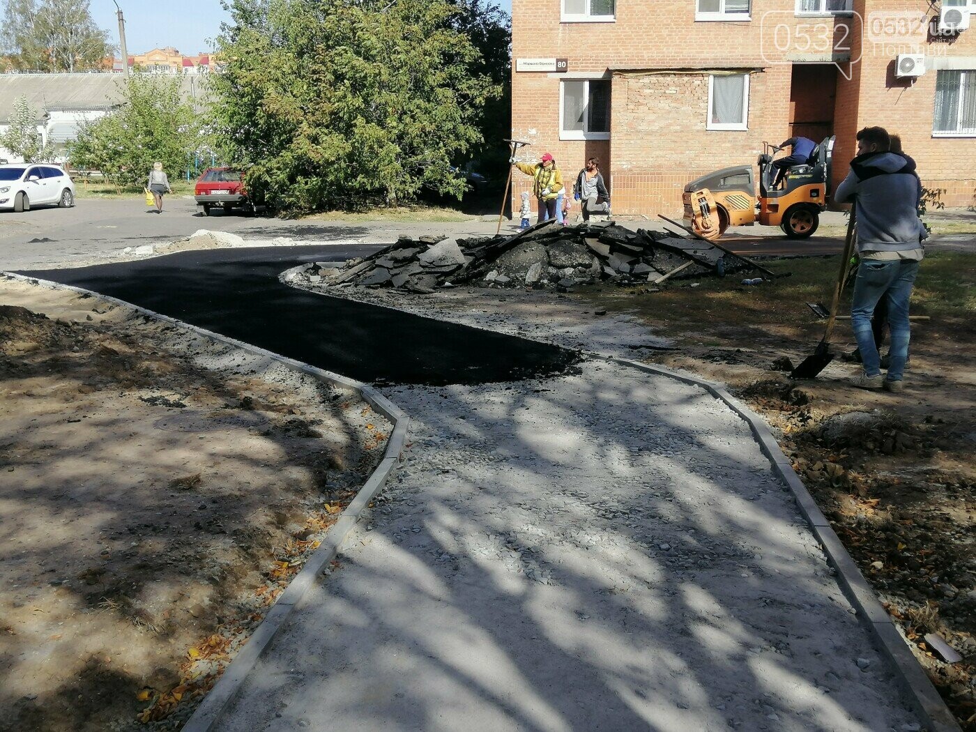 У Полтаві ремонтують тротуари та пішохідні зони, фото-1 У Полтаві ремонтують тротуари та пішохідні зони, фото-1