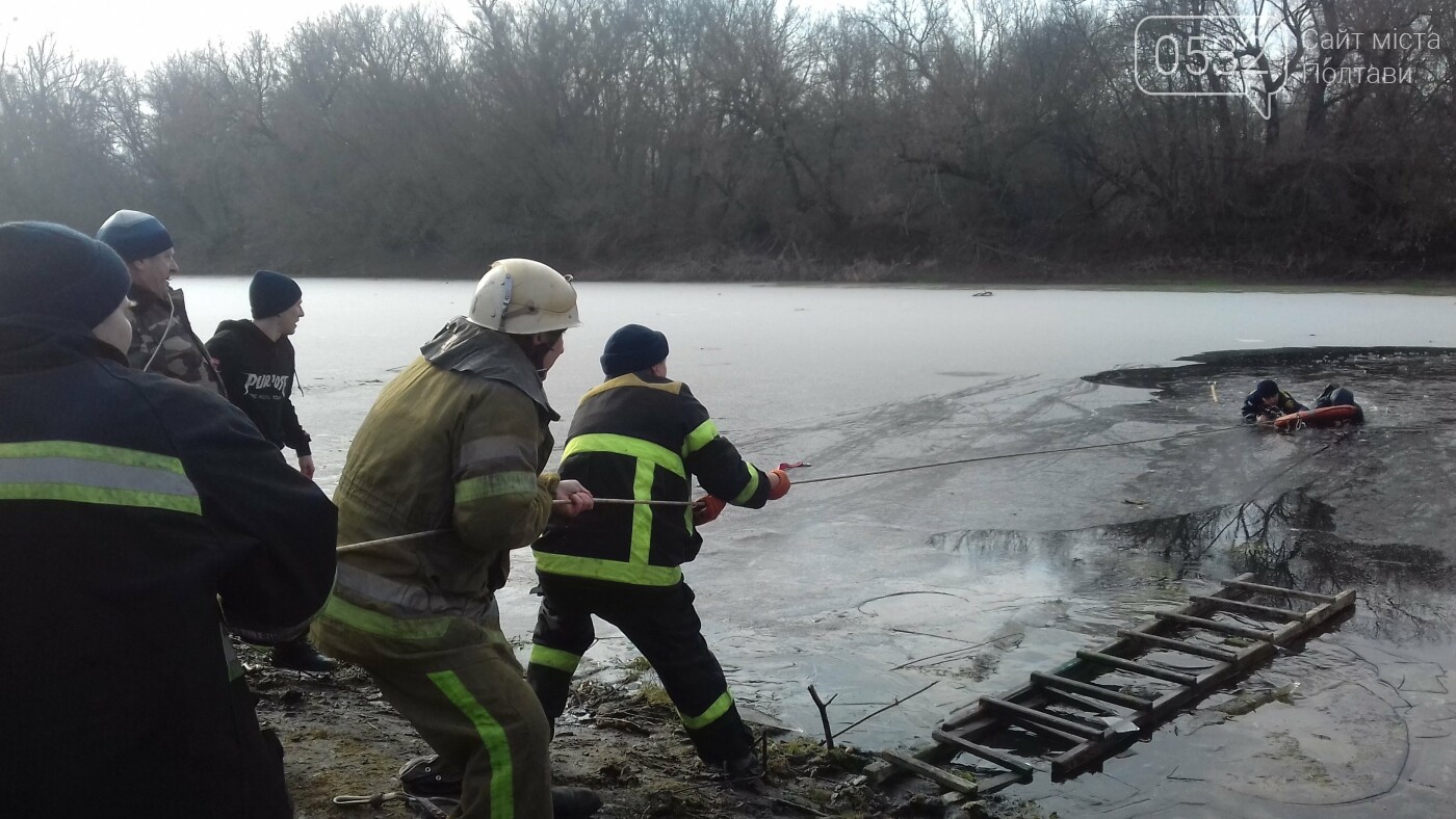 Провалився під лід – на Полтавщині рятувальники витягнули і..., фото-4 Провалився під лід – на Полтавщині рятувальники витягнули із річки Сула тонучого чоловіка, фото-4