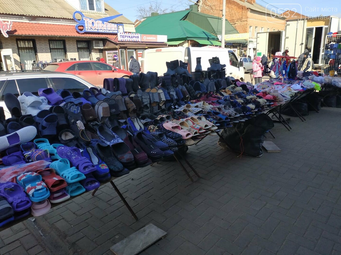 Боротьба зі стихійною торгівлею у центрі Полтави поки що не дала результатів ( ФОТО), фото-4