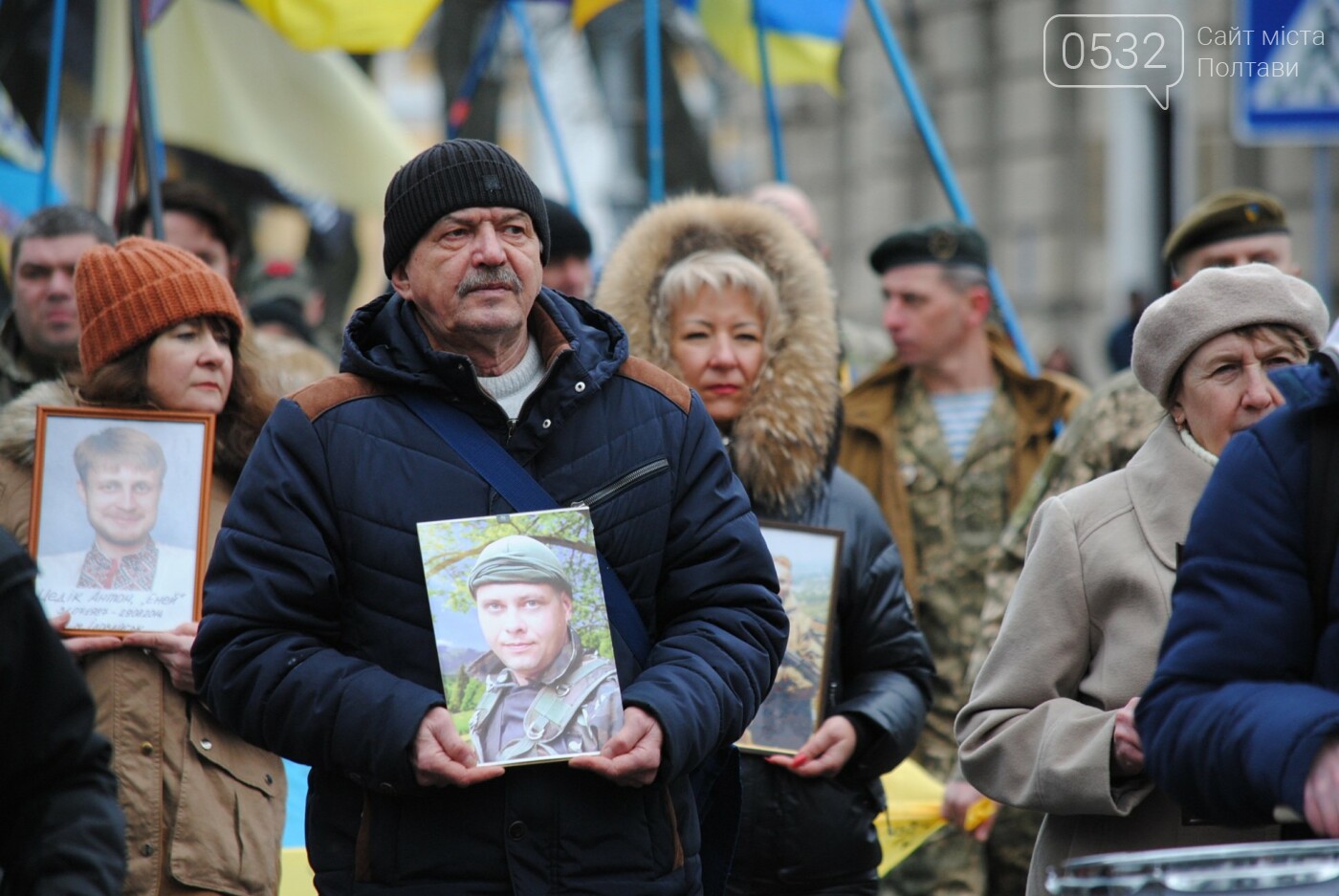 У Полтаві сотні людей вийшли на марш до Дня українського добровольця (ФОТО, ВІДЕО), фото-10