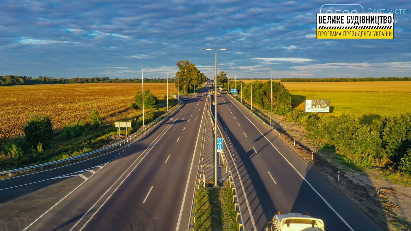 У мережі показали атмосферні фото оновленої магістралі Київ-Харків, що проходить Полтавщиною